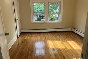 27 Arnold St, Hartford, CT 06106 - Photo 16