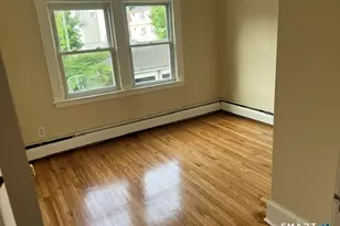 27 Arnold St, Hartford, CT 06106 - Photo 14