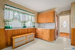 81 Woodlawn St, West Hartford, CT 06110 - Photo 10