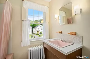 81 Woodlawn St, West Hartford, CT 06110 - Photo 24