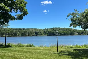 108 Jamestown Rd, Stratford, CT 06614 - Photo 4