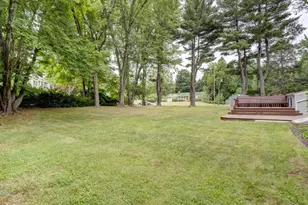 68 Fairlawn Rd, Glastonbury, CT 06033 - Photo 2