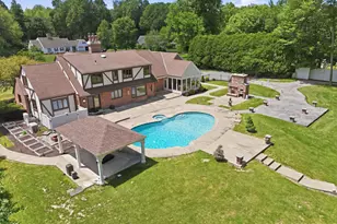 100 Somerwynd Ln, Suffield, CT 06078 - Photo 2