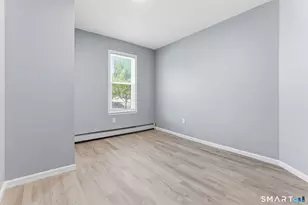 102 Capen St, Hartford, CT 06120 - Photo 12