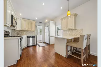 10 Wells Avenue, Stamford, CT 06902 - Photo 16
