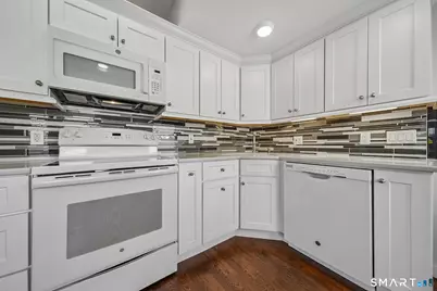 10 Wells Avenue, Stamford, CT 06902 - Photo 6