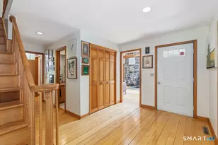 572 Amity Rd, Woodbridge, CT 06525 - Photo 4