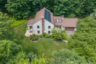 572 Amity Rd, Woodbridge, CT 06525 - Photo 2
