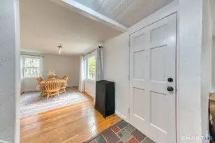 21 Old Meadow Plain Rd, Simsbury, CT 06070 - Photo 2