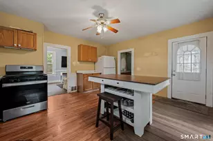 220 Murray St, Meriden, CT 06450 - Photo 6