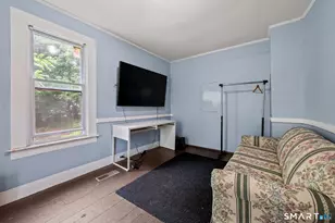 220 Murray St, Meriden, CT 06450 - Photo 10