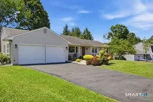 74 Briarwood Dr, Manchester, CT 06040 - Photo 2