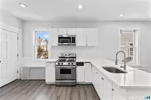 394 Gregory St, Bridgeport, CT 06604 - Photo 4