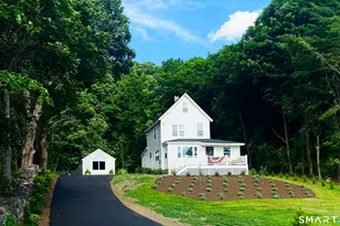 225 Hoyt St, Darien, CT 06820 - Photo 2