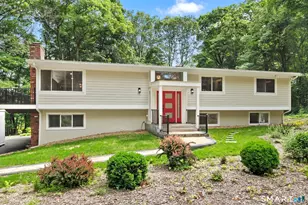17 Nutmeg Dr, Greenwich, CT 06831 - Photo 1