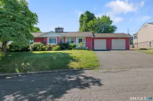 4 Francis Rd, Danbury, CT 06810 - Photo 2