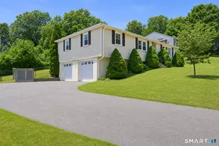 4 Pierson Dr, West Haven, CT 06516 - Photo 2