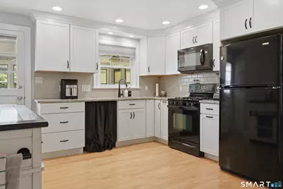 4 Pierson Drive, West Haven, CT 06516 - Photo 6