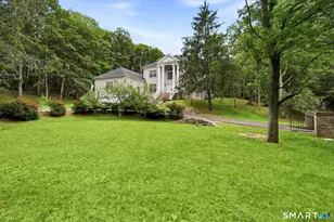 18 W Haviland Ln, Stamford, CT 06903 - Photo 2