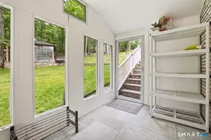 18 W Haviland Ln, Stamford, CT 06903 - Photo 4