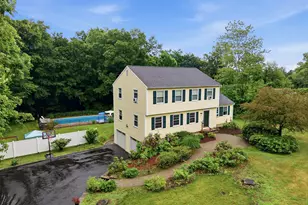 20 Stagecoach Rd, Woodbury, CT 06798 - Photo 2