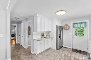 341 School St, East Hartford, CT 06108 - Photo 8