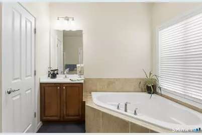 567 Inverness Court #567, Oxford, CT 06478 - Photo 18