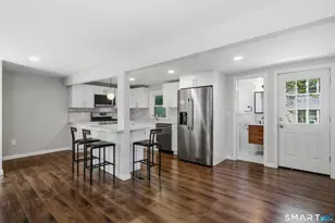 11 Bell St, Bridgeport, CT 06610 - Photo 8