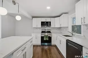 11 Bell St, Bridgeport, CT 06610 - Photo 6