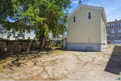 11 Bell Street, Bridgeport, CT 06610 - Photo 20