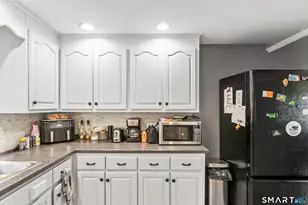 16 Nutmeg Ave, Enfield, CT 06082 - Photo 4