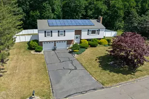 21 Markwood Rd, Manchester, CT 06040 - Photo 2