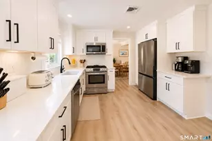 82 Three Lakes Dr, Stamford, CT 06902 - Photo 6