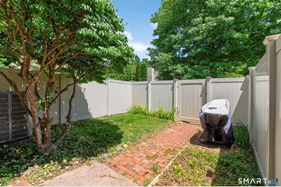 19 Wickhams Fancy #19, Canton, CT 06019 - Photo 8