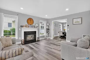 371 Tyler Ave, Groton, CT 06340 - Photo 6