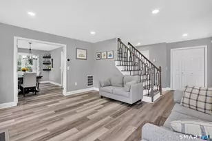 371 Tyler Ave, Groton, CT 06340 - Photo 8
