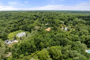 101 Hubbell Ln, Fairfield, CT 06824 - Photo 4