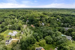 101 Hubbell Ln, Fairfield, CT 06824 - Photo 16