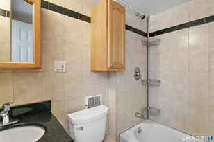 372 Dover St, Bridgeport, CT 06610 - Photo 10