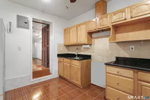 372 Dover St, Bridgeport, CT 06610 - Photo 16