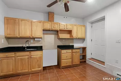 372 Dover Street, Bridgeport, CT 06610 - Photo 28