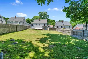 122 Macarthur Dr, Waterbury, CT 06704 - Photo 4