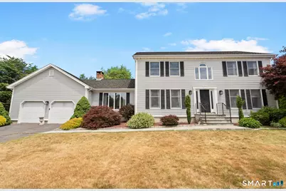 32 Justine Drive, North Haven, CT 06473 - Photo 2