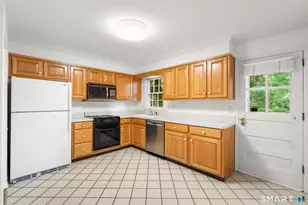 11 Lycett Ct, Norwalk, CT 06850 - Photo 8