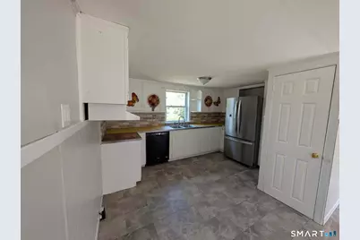 223 Wylie School Road, Voluntown, CT 06384 - Photo 4