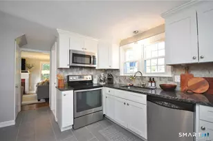 26 Greystone Rd, West Hartford, CT 06107 - Photo 8