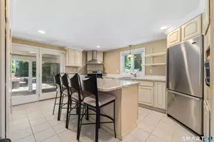 75 Peterson Ave, Waterbury, CT 06705 - Photo 6