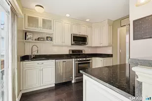 11 Mannions Ln, Danbury, CT 06810 - Photo 14