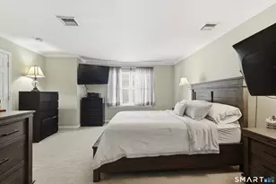 11 Mannions Ln, Danbury, CT 06810 - Photo 24