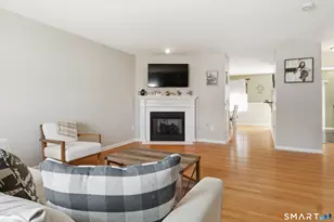 11 Mannions Ln, Danbury, CT 06810 - Photo 10